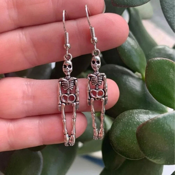 Jewelry - Brand new cute Halloween dangle spooky season skeleton earrings